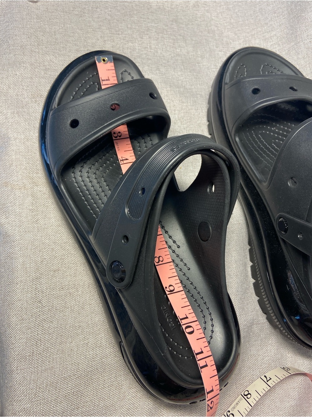 Crocs Classic Mega Crush Sandal  Size 12. New. - Picture 10 of 10